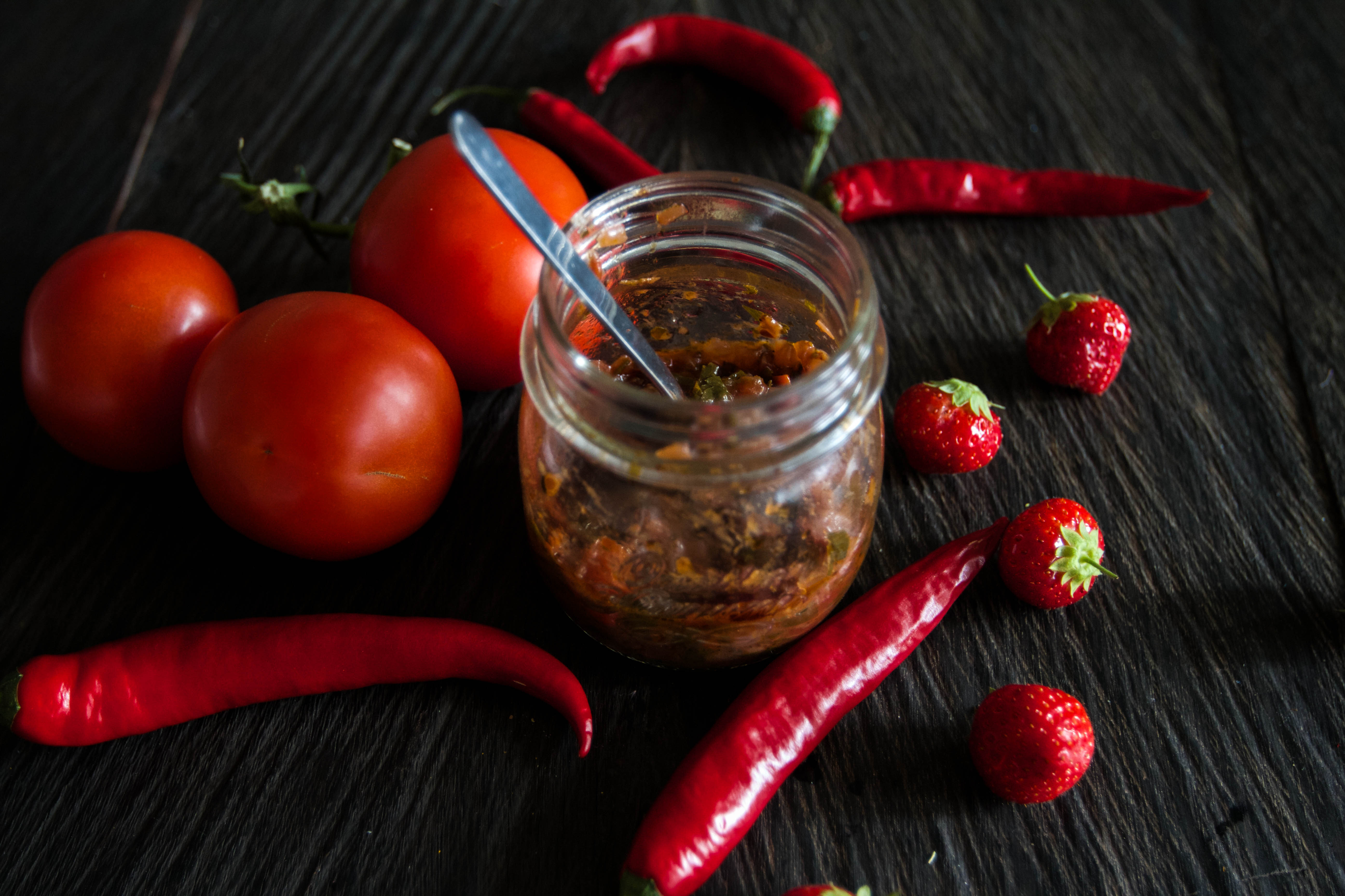 Tomaten-Erdbeer-Chili Chutney - Limon Rimon