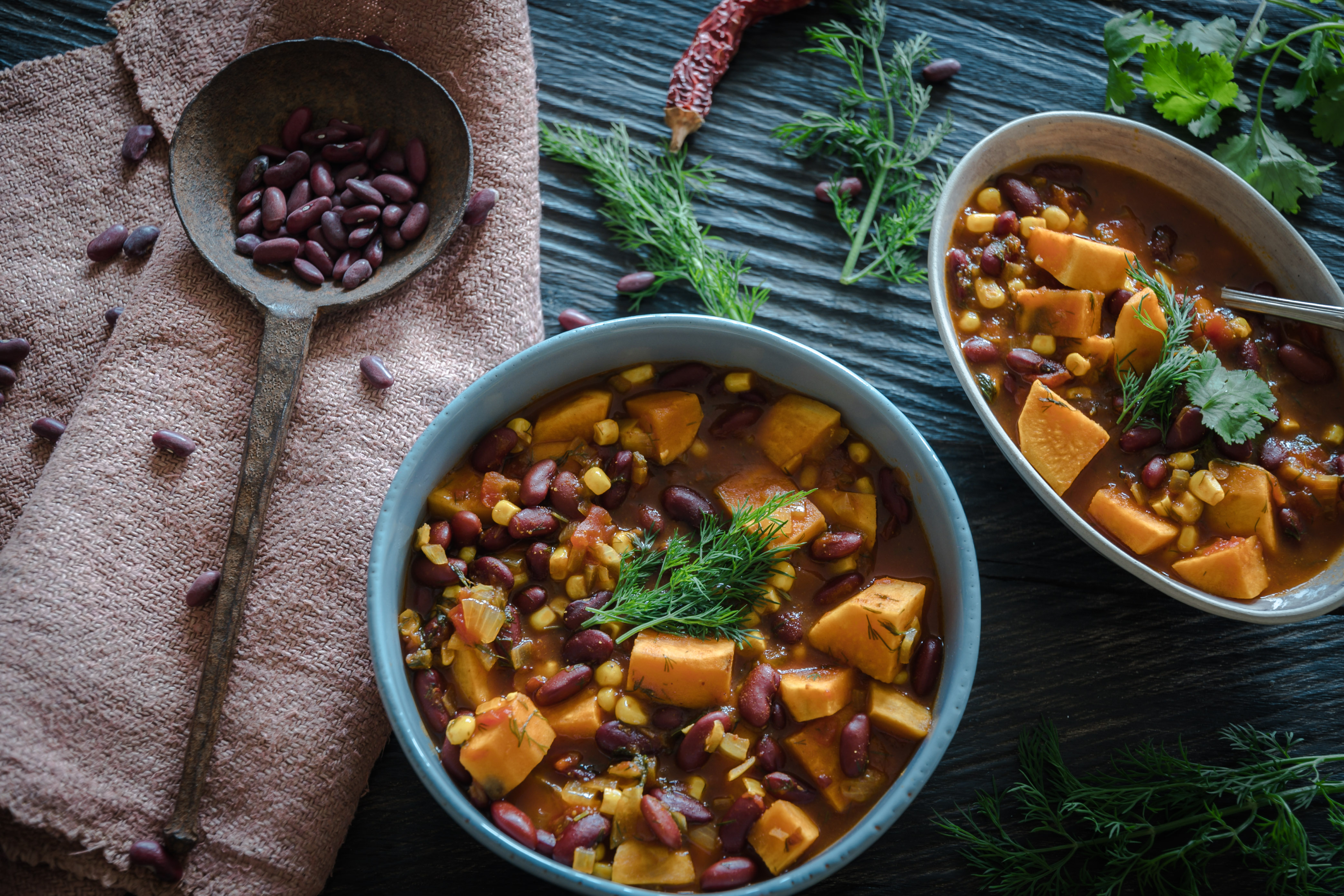 Vegetarisches Chili mit Süsskartoffeln 