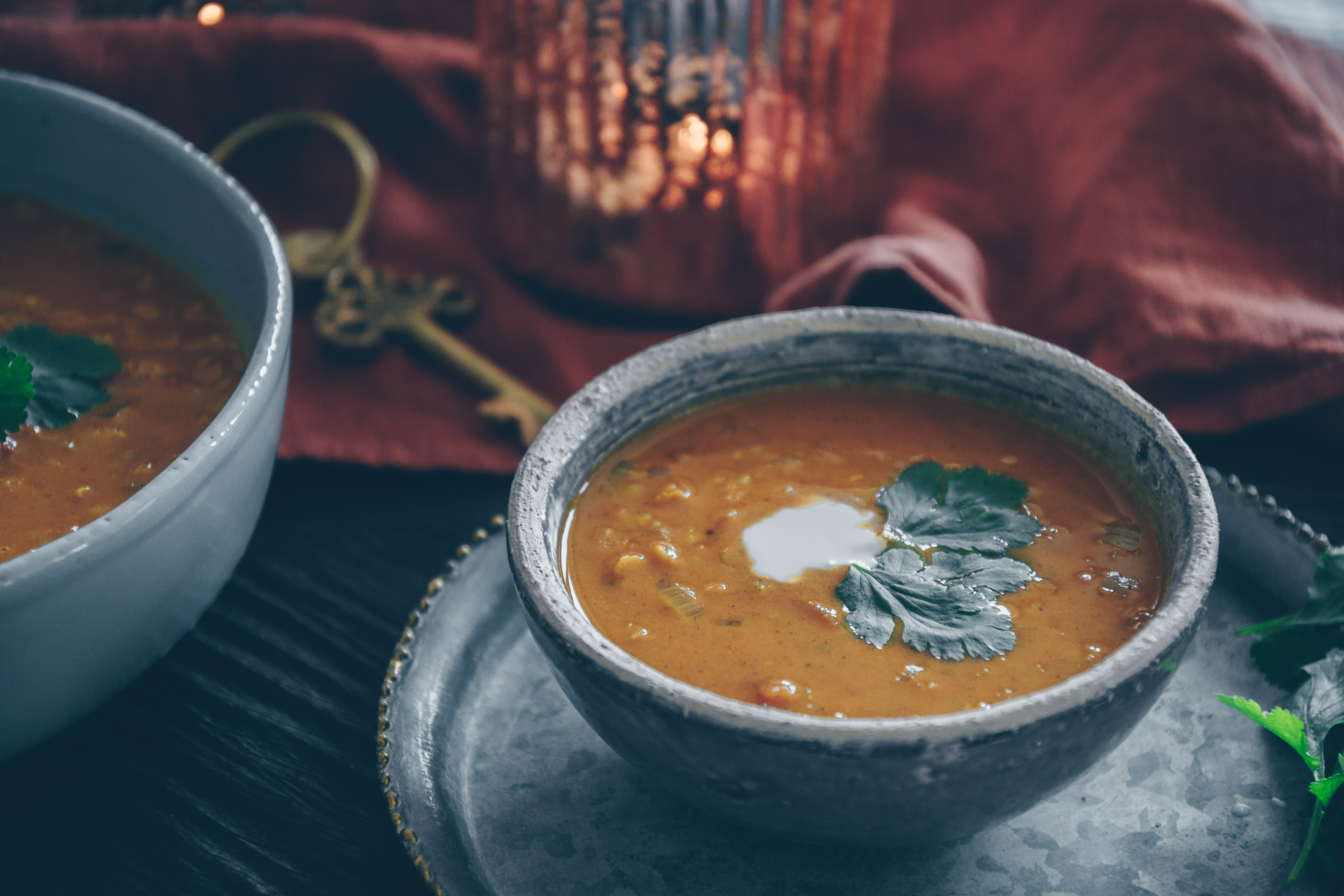 Komfortzone Suppe: Linsen, Tomaten, Curry, Kokosmilch 
