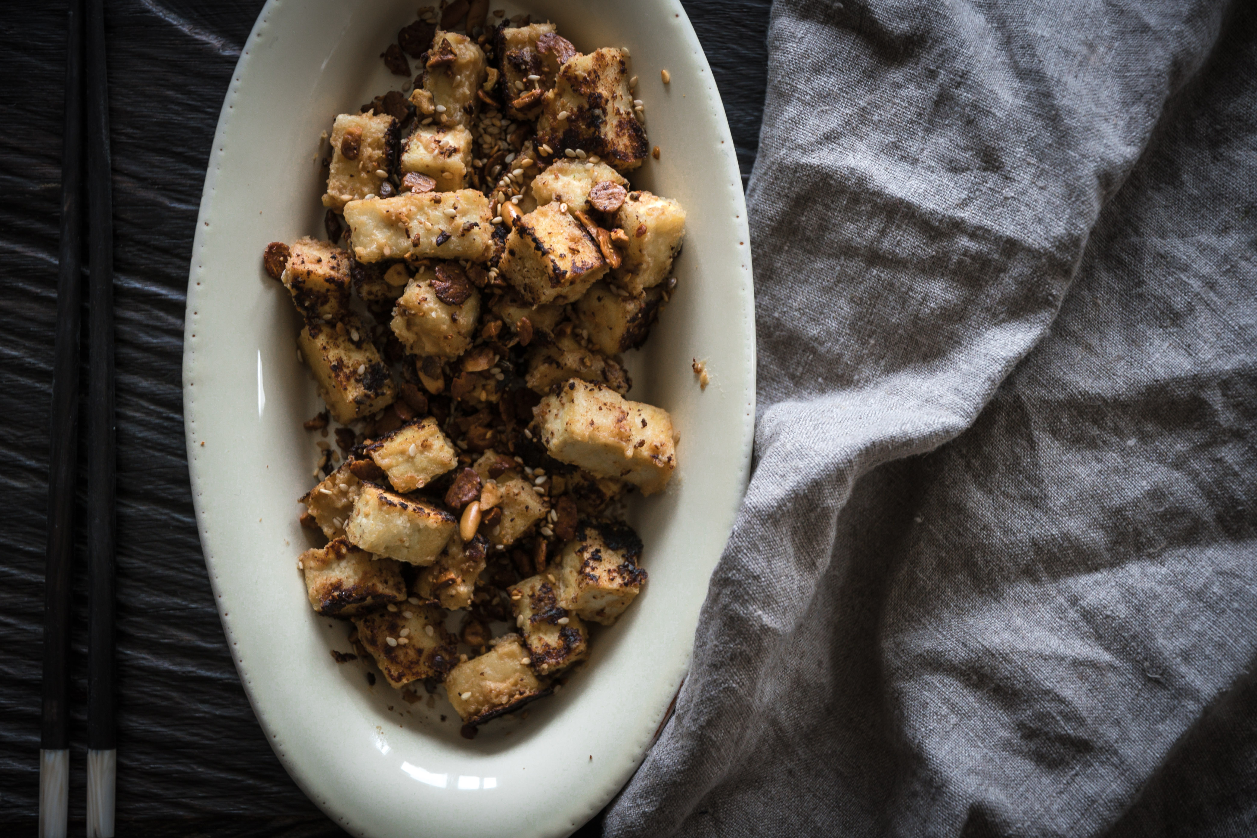 Tofu mariniert mit Mandelmus und Soja