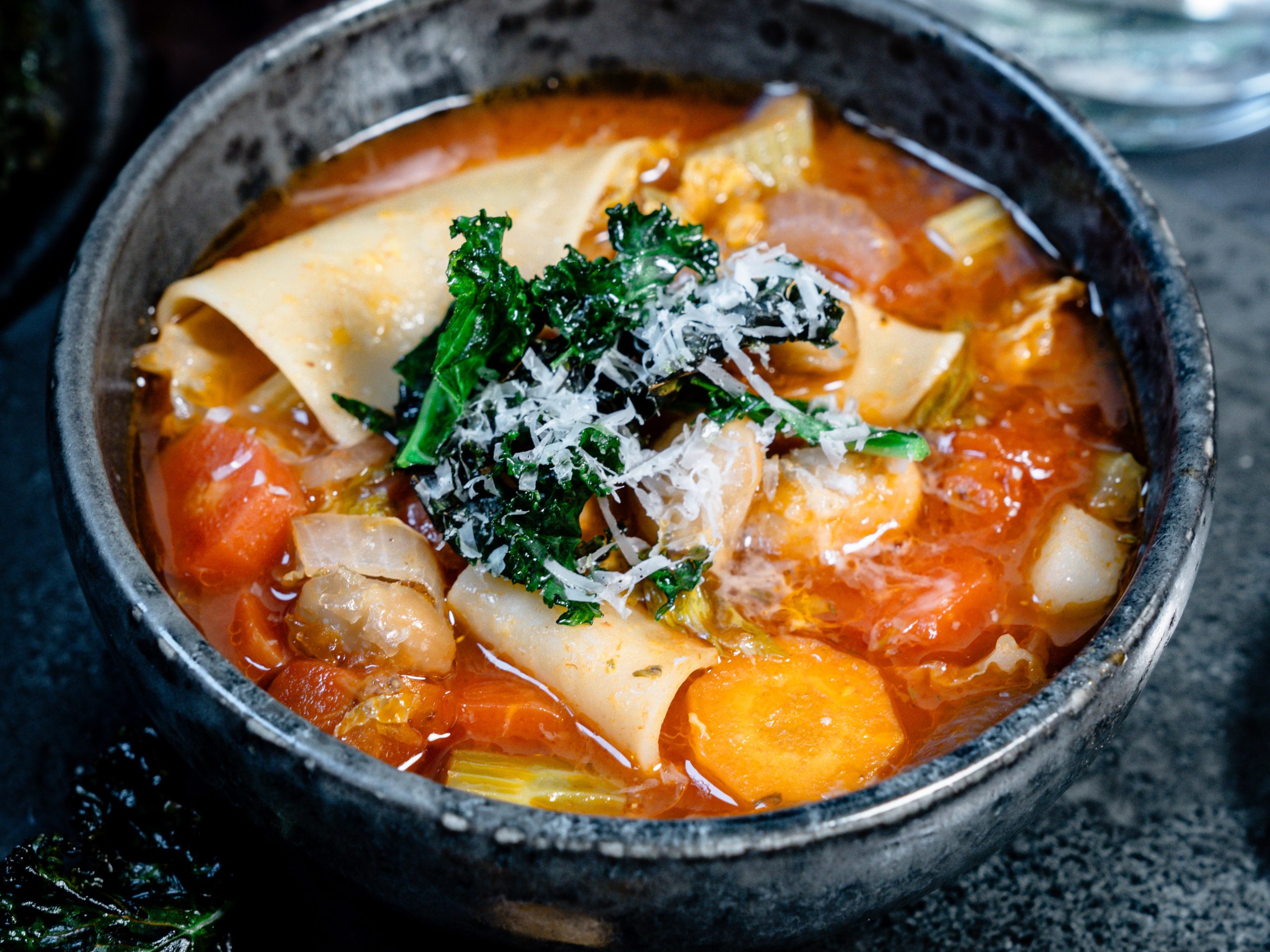 Minestrone mit weissen Bohnen und Federkohl