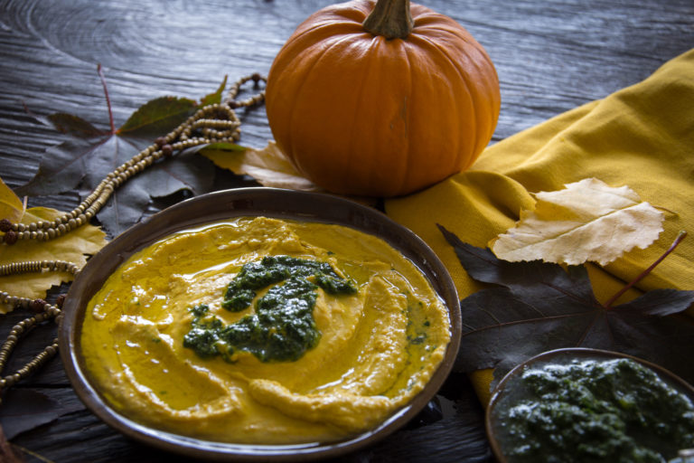 Kürbis-Hummus mit Zaatar