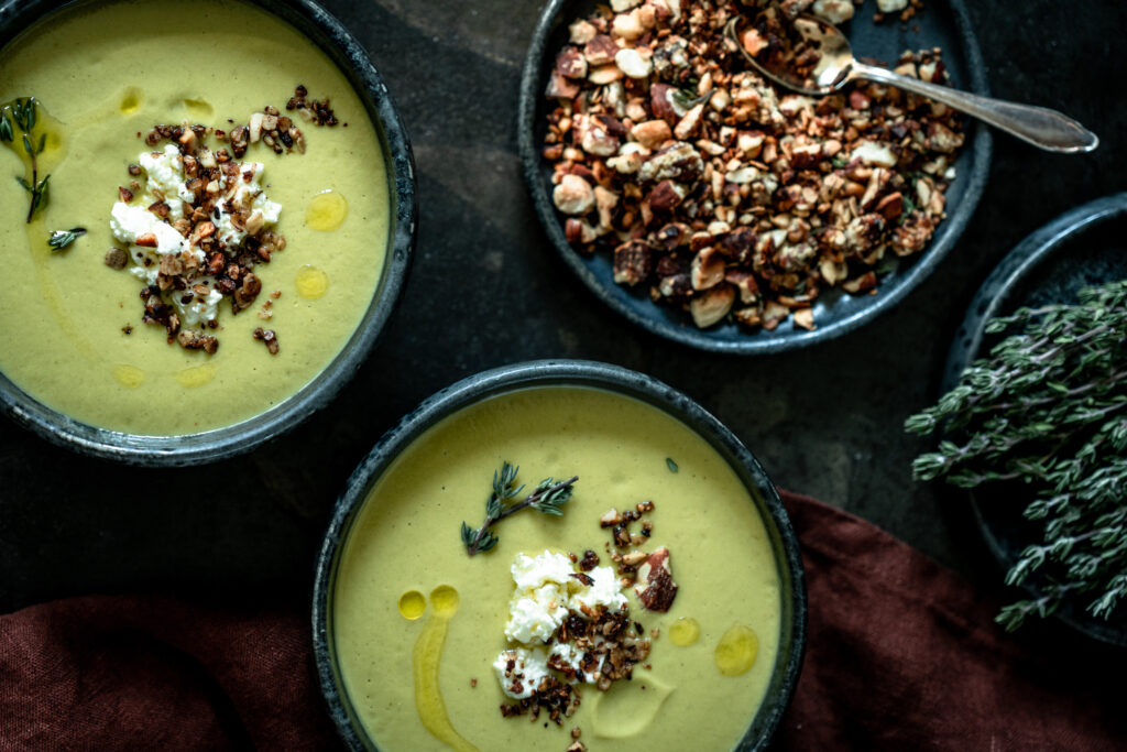 Zucchini Kaltschale mit Feta und Zitronenöl - Limon Rimon